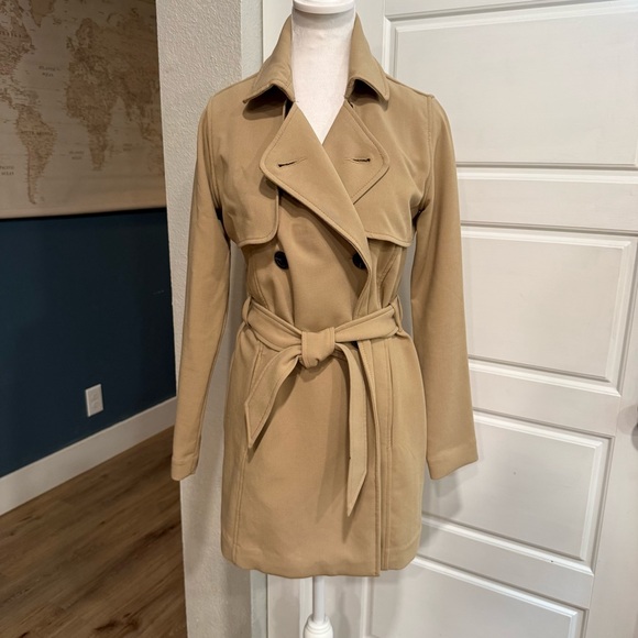 Abercrombie & Fitch Jackets & Blazers - Abercrombie & Fitch Camel Belted Trench Coat